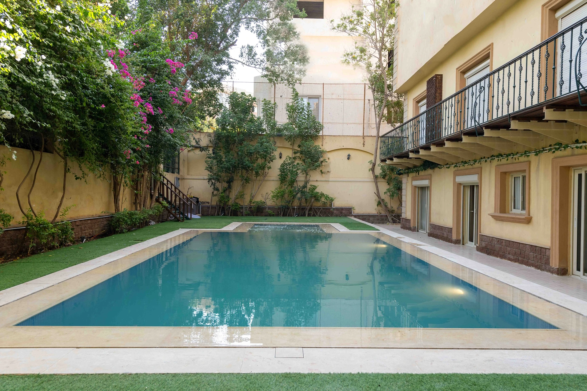 October City | 2BR Apartment with Shared Pool