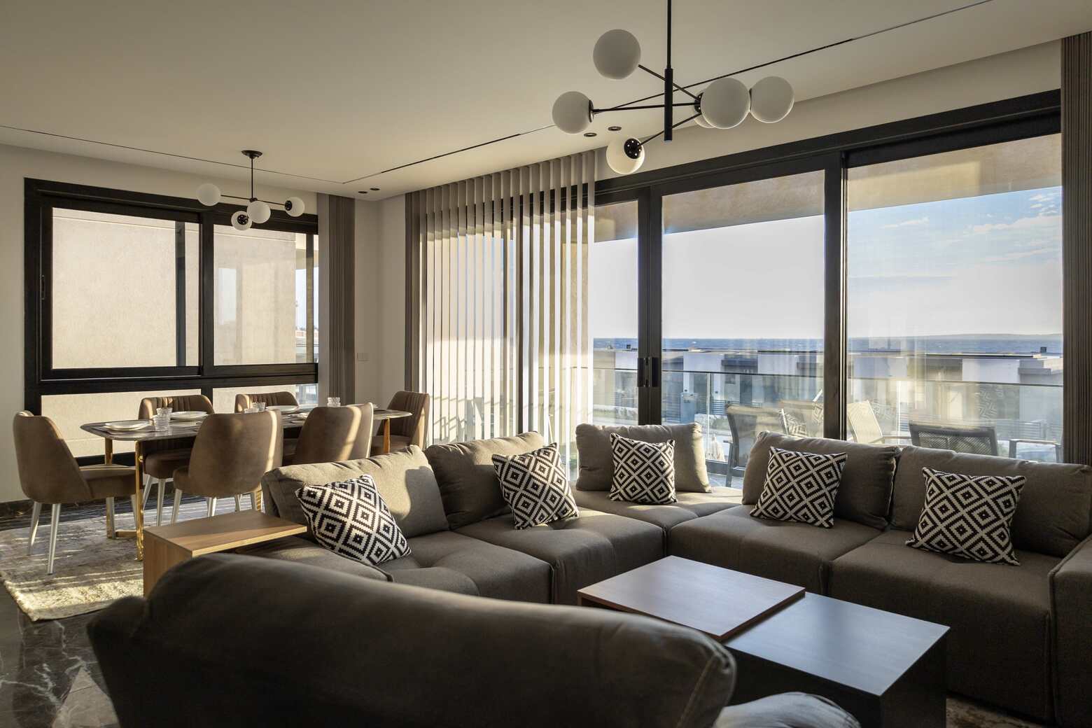 The Grand Oasis: Villa with Pool